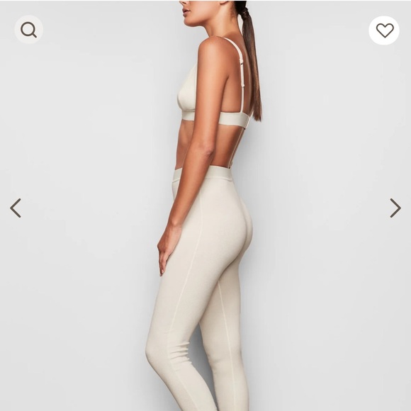 SKIMS Cotton Rib Legging in the shade Bone size xs - gently used - Picture 4 of 6